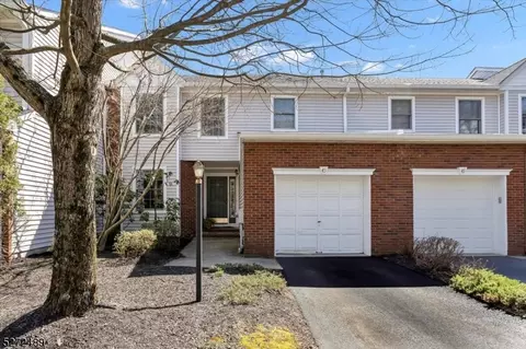 43 Brae Loch Dr, Boonton, NJ 07005