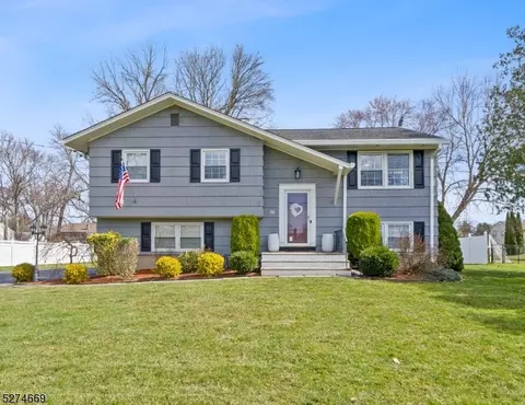 16 Esposito Dr, Fairfield, NJ 07004