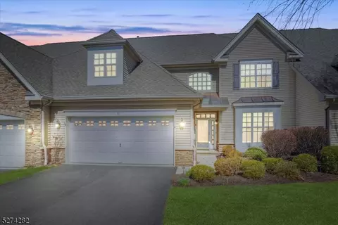 6 Fehervari Ct, Somerset, NJ 08873