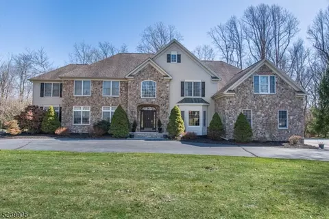 4 Shadowbrook Way, Randolph Twp, NJ 07945