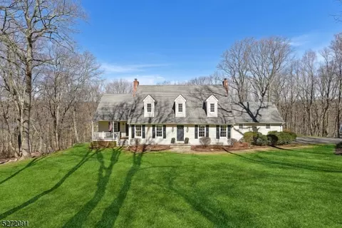 8 S Hill Ct, Morristown, NJ 07960