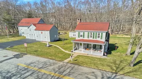 204 Sunset Rd, Pequannock Twp, NJ 07444
