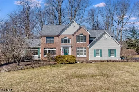 3 Portsmouth Ct, Hackettstown, NJ 07840