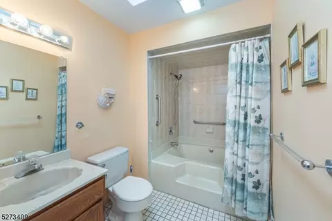 51 Matthew Rd, Wayne, NJ 07470 photo 13