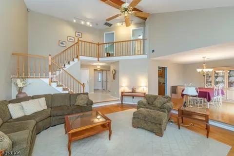 51 Matthew Rd, Wayne, NJ 07470 photo 8