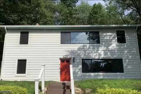 9 Bell Ct, Roxbury Twp, NJ 07850