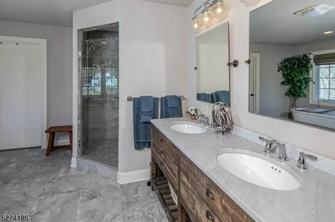 Bath - 196 Sunset Rd, Montgomery, NJ 08558 photo 4 of 7