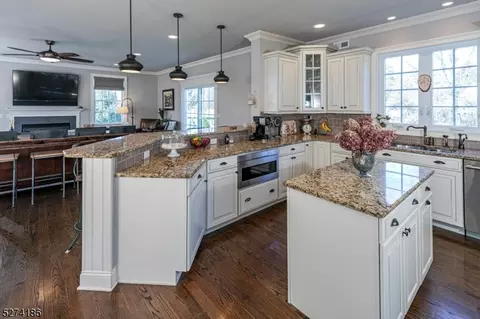 Kitchen - 196 Sunset Rd, Montgomery, NJ 08558 photo 3 of 5
