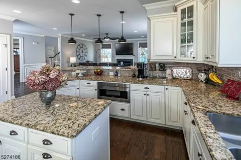 Kitchen - 196 Sunset Rd, Montgomery, NJ 08558 photo 4 of 5