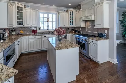 Kitchen - 196 Sunset Rd, Montgomery, NJ 08558 photo 2 of 5