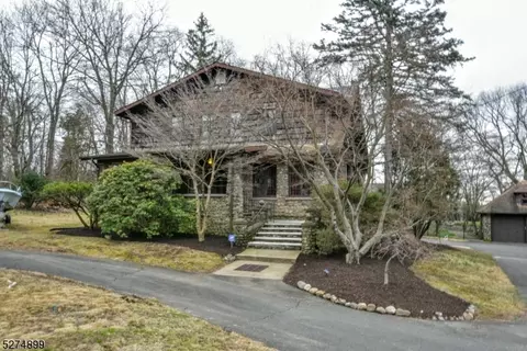88 Sicomac Rd, North Haledon, NJ 07508