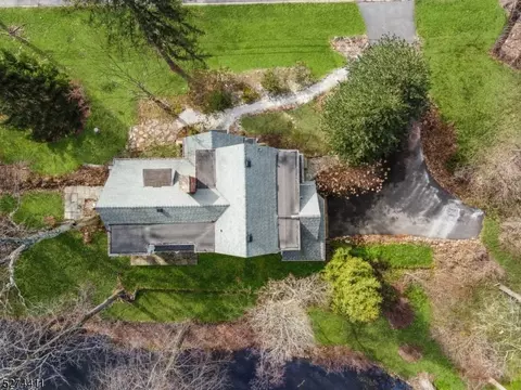 122 Old Short Hills Rd, Millburn Twp, NJ 07078