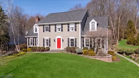 17 Walsingham Rd, Mendham Twp, NJ 07945