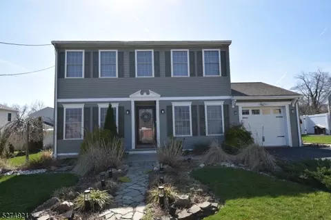 59 S Weiss St, Manville, NJ 08835