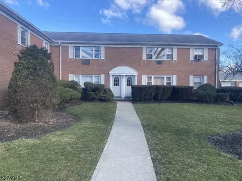 76 Manchester Ct #76, Wayne, NJ 07470