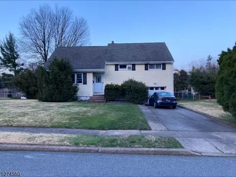 28 Charles St, Clifton, NJ 07013