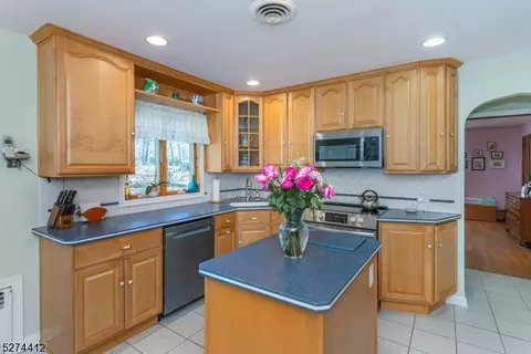 422 Terhune Dr, Wayne, NJ 07470 photo 14