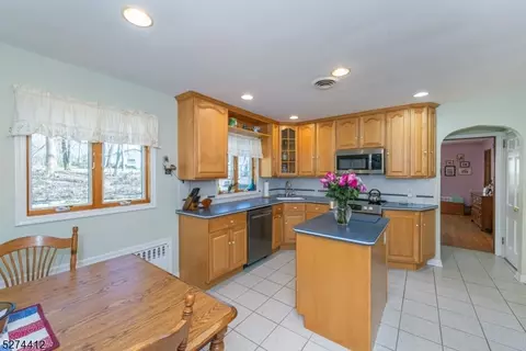 422 Terhune Dr, Wayne, NJ 07470 photo 12