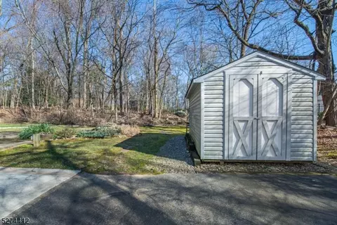 422 Terhune Dr, Wayne, NJ 07470 photo 37
