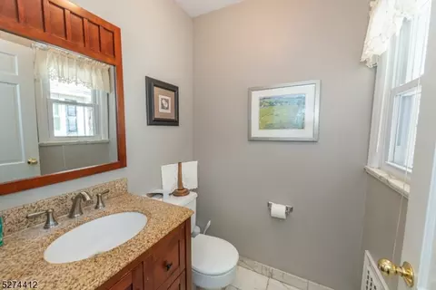 422 Terhune Dr, Wayne, NJ 07470 photo 17