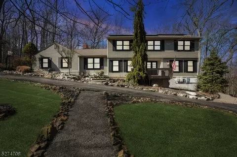 960 S Shore Dr, Bridgewater Twp, NJ 07920