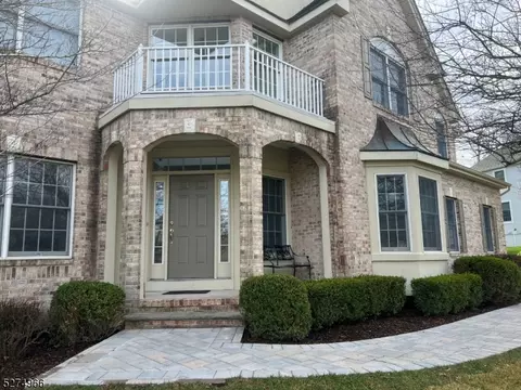 19 Southern Hills Dr, Montgomery, NJ 08558