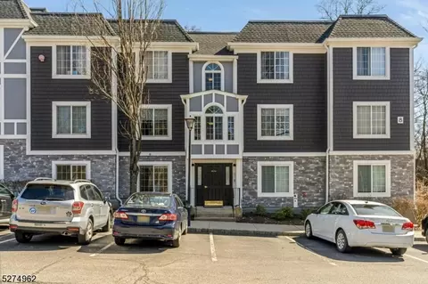 103 Village Dr #103, Morristown, NJ 07960