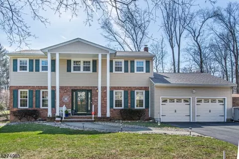 46 Pondview Rd, Morris Plains, NJ 07950