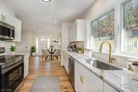 307 Dogwood Dr, Hampton, NJ 08827 photo 4