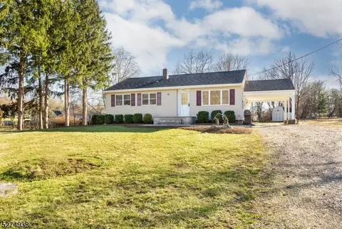 13 Indian Ln, Hackettstown, NJ 07840