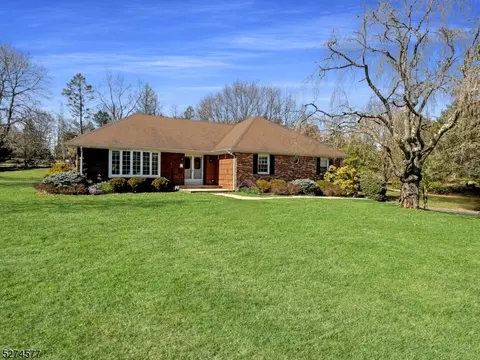 23 N Honeyman Rd, Whitehouse Station, NJ 08889