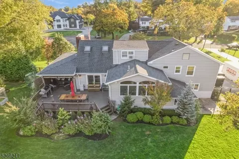 7 Karen Ct, Scotch Plains, NJ 07076