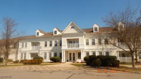 6001 Brookfield Glen Dr #1, Belvidere, NJ 07823