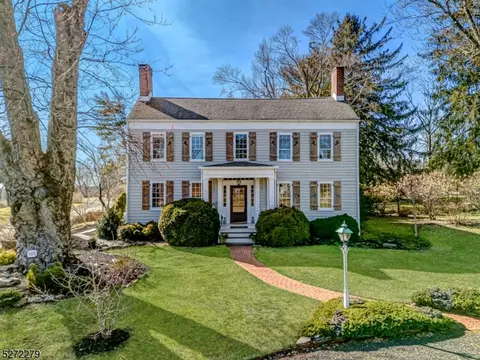 105 White Oak Ln, Bedminster, NJ 07921
