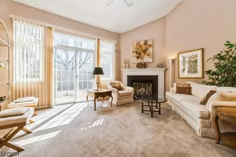 29 Rutland Ln # B, Monroe Township, NJ 08831