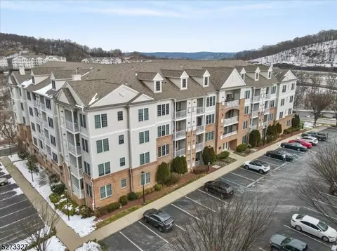 6203 Brookhaven Ct #6203, Riverdale, NJ 07457