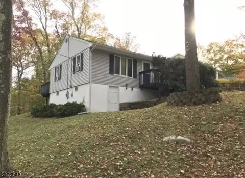 7 Brookview Rd, Denville, NJ 07834