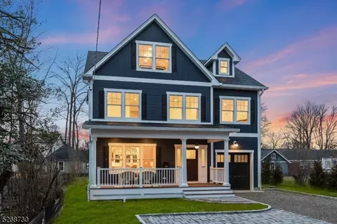 697 Prospect St, Maplewood, NJ 07040