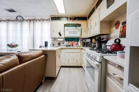417 60th St, West New York, NJ 07093