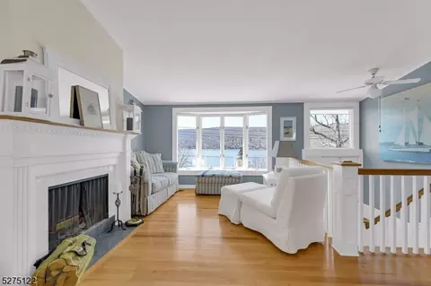 66 Edgemere Ave, Greenwood Lake, NY 10925