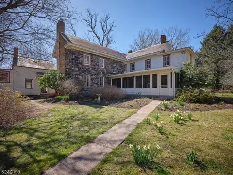 135 Riegelsville Rd, Milford, NJ 08848