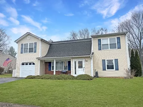 11 Chatham Rd, Mount Olive, NJ 07836