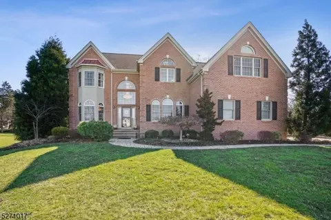 6 Santoro Ct, Somerville, NJ 08876