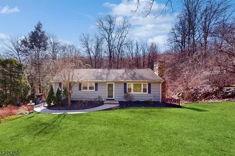 37 Woodland Dr, Vernon, NJ 07462