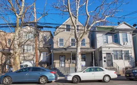492 S 19th St, Newark, NJ 07103
