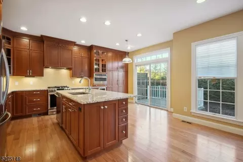 48 Mulberry Ct #48, Paramus, NJ 07652 photo 12