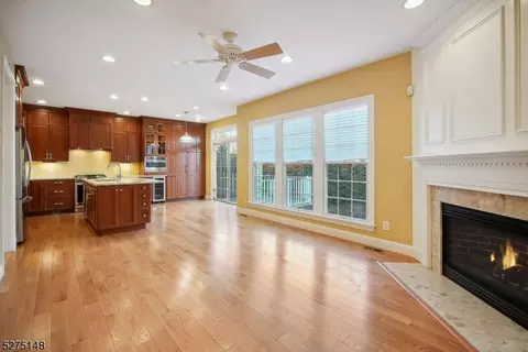 48 Mulberry Ct #48, Paramus, NJ 07652 photo 9