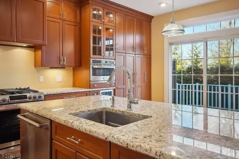 48 Mulberry Ct #48, Paramus, NJ 07652 photo 14