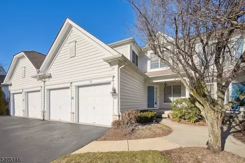 48 Mulberry Ct #48, Paramus, NJ 07652