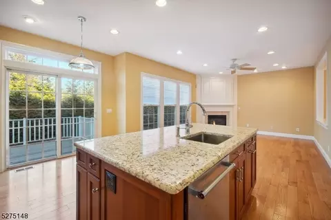 48 Mulberry Ct #48, Paramus, NJ 07652 photo 13